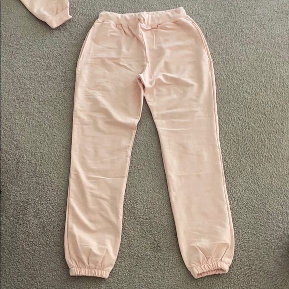 Matching pink sweater and jogger sweatpants - Picture 7 of 7